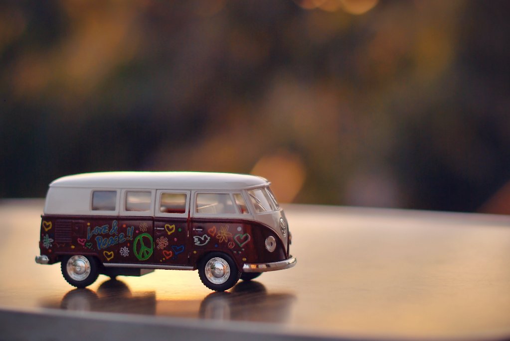 バス　ミニカーの画像