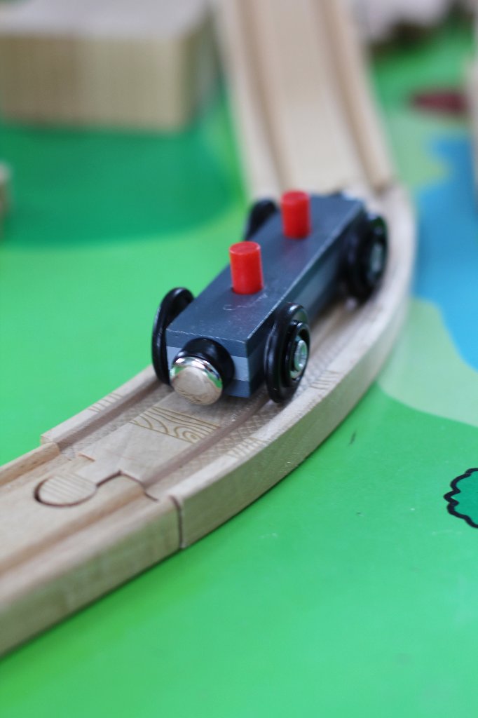 木のレールセットの画像