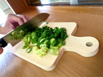 木製カッティングボード 取っ手付き（まな板面18cm×14cm）の画像